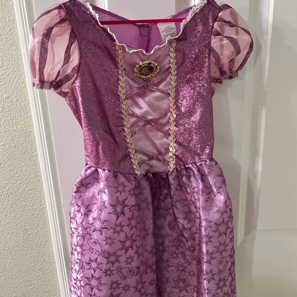 Super cute Disney Rapunzel dress, size 4-6X